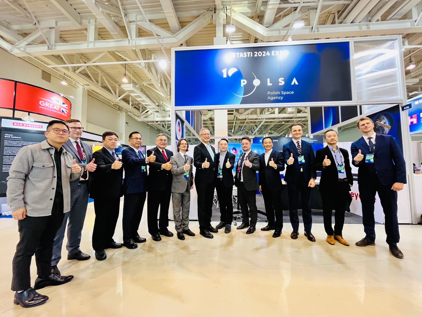 台波大合照。(記者 趙靜姸翻攝)