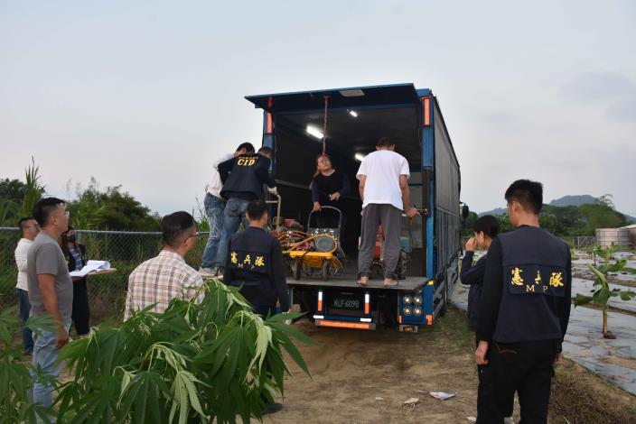 12月2日專案小組拂曉出擊，破獲大麻種植場及製造工廠