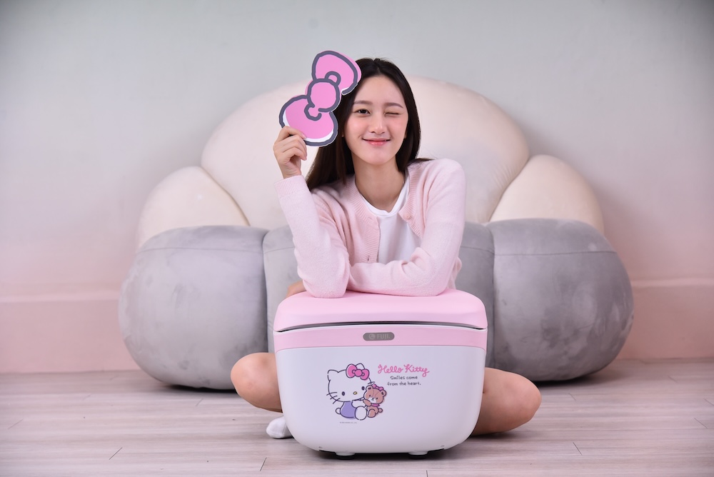Hello Kitty粉快來!FUJI聯名款小姿足美腿機限量上市 193 cnews124241204a11