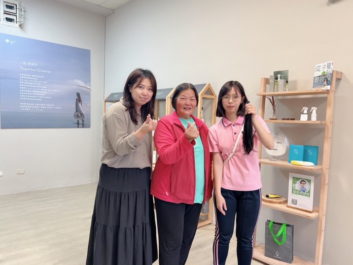 新生醫專與熱心民眾攜手做公益 捐髮助癌症患者重拾自信 62 564645 1