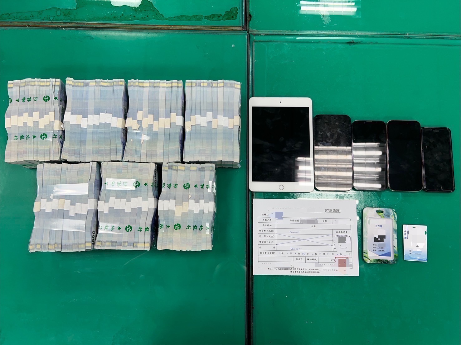 警方查扣相關證物。(記者徐煜勝翻攝)