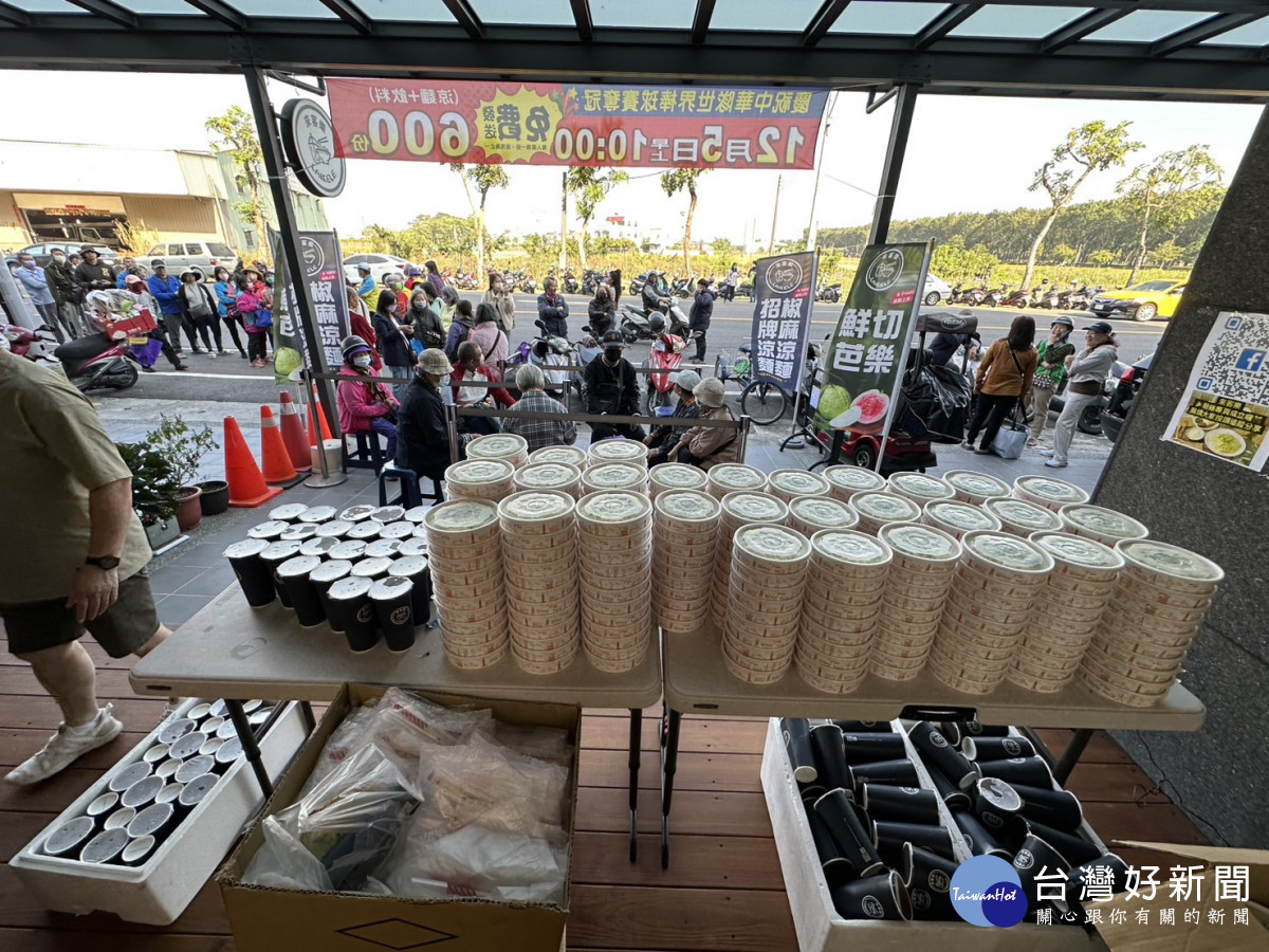 嘉義市「來客樂」涼麵店免費發送600份涼麵套餐,以美味傳遞對中華隊的驕傲與感動/陳致愷翻攝