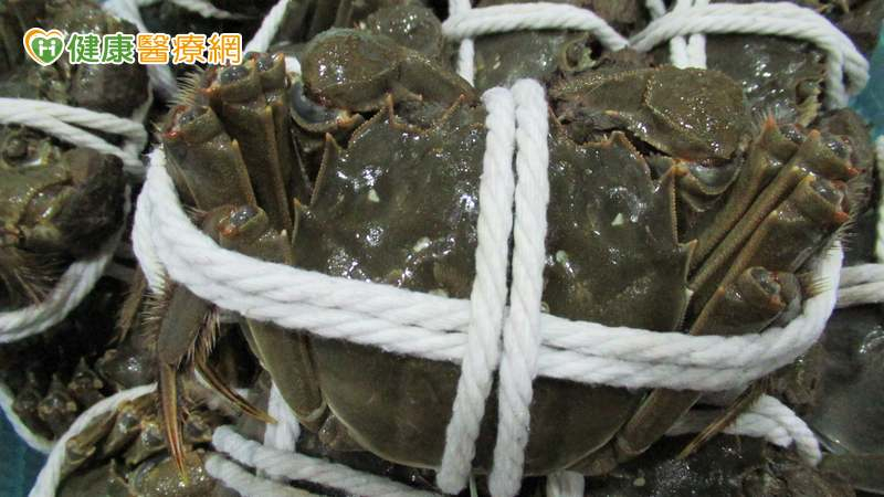 大閘蟹「戴奧辛」超標!黑胡椒再檢出「蘇丹紅」 食藥署:均銷毀