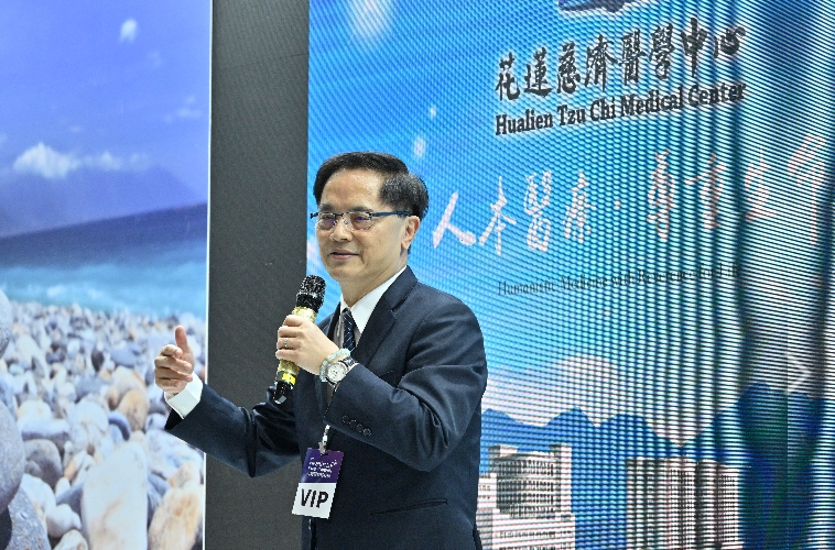 ▲ 林欣榮院長表示,花蓮慈院結合中西醫療法,將中醫的辨證論治與西醫的精準診斷相融合,並對癌症及老化相關疾病提供創新解決方法,提升病人的生活品質。。(記者 李堂安 翻攝)