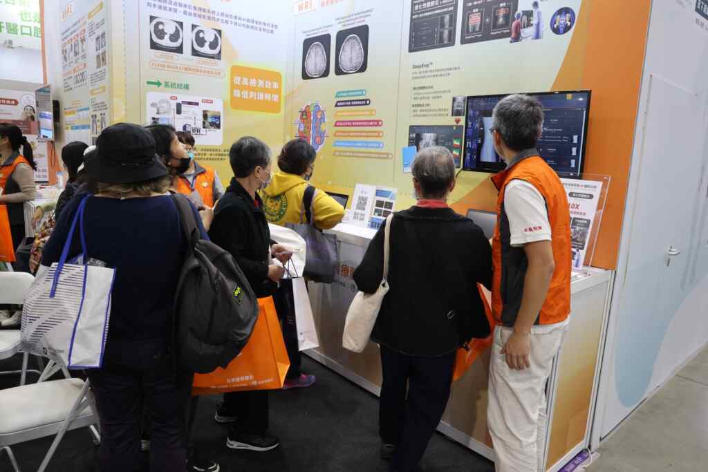 ▲員榮醫療體系在今年醫療科技展中，展出「人工智慧在影像診斷的臨床應用」。（記者林明佑翻攝）