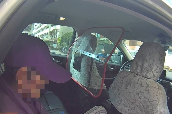 9旬翁偷溜出門體力不支 大園警挨家挨戶找家屬 57 313209 0