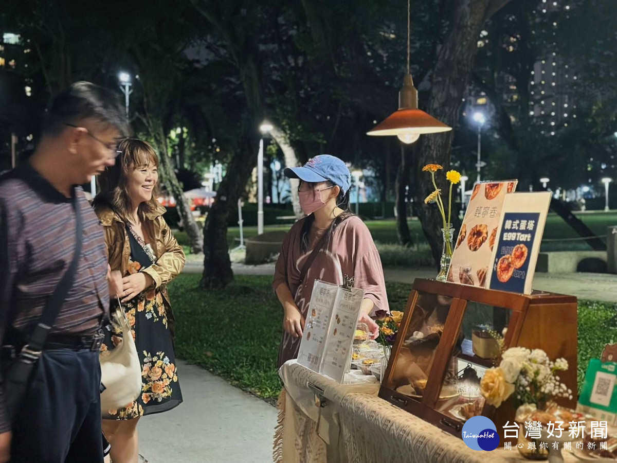 藉著市集面對面有溫度的交流,成功打響品牌