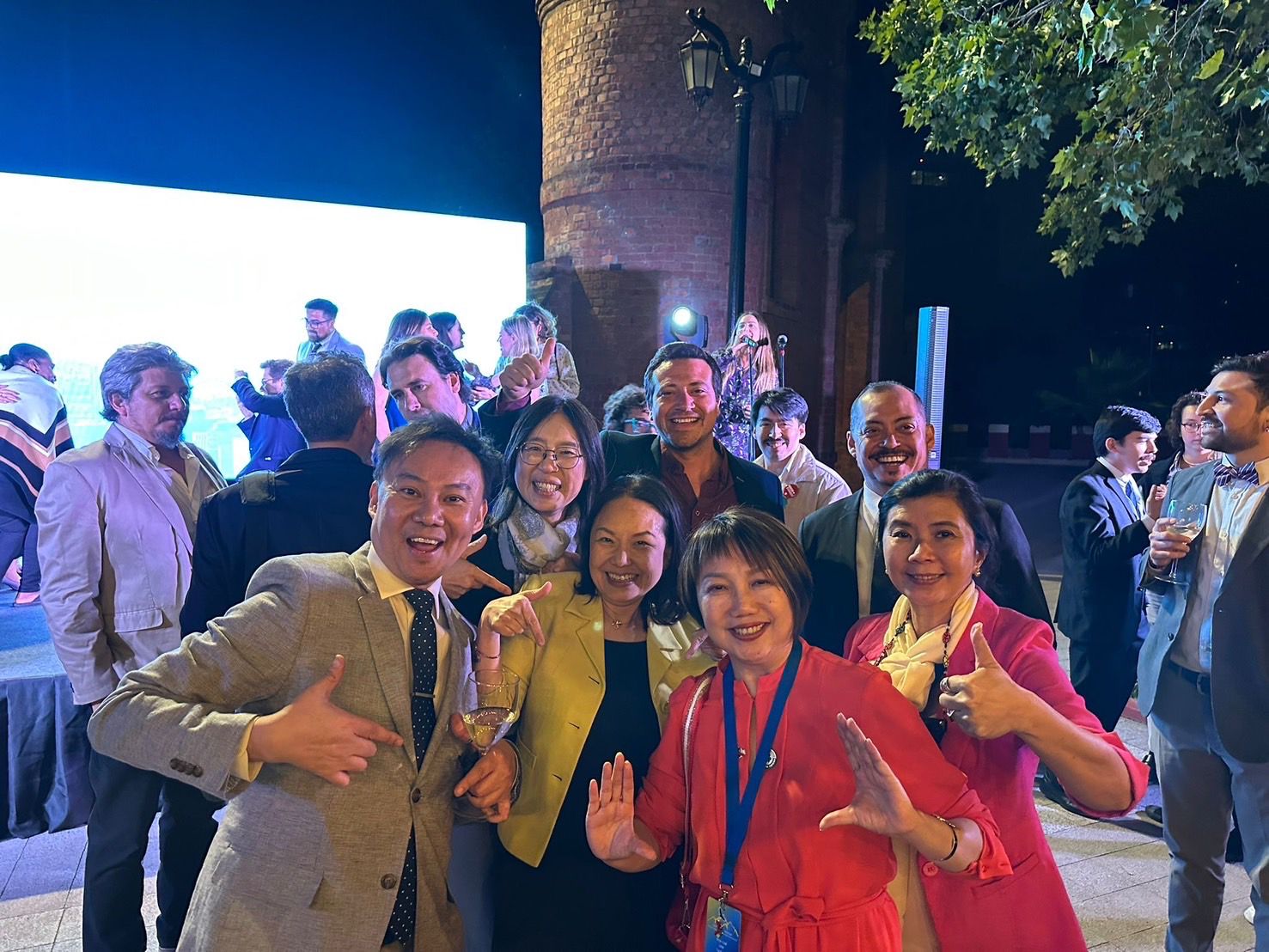 范雲當選國際自由聯盟副主席 年會通過決議「台灣與中國互不隸屬」 240 范雲當選國際自由聯盟副主席 年會通過決議「台灣與中國互不隸屬」 239