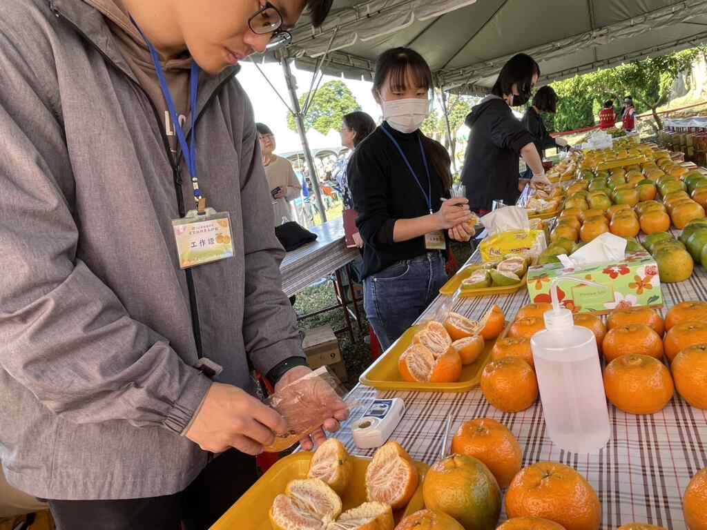▲評鑑評分糖度測試。（記者廖妙茜翻攝）