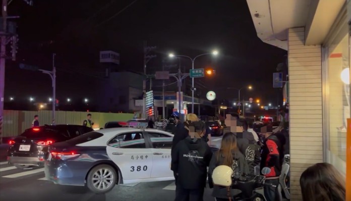 中壢街頭凌晨多車聚集疑飆車競速 警方迅速攔查排除威脅 58 S 24461355