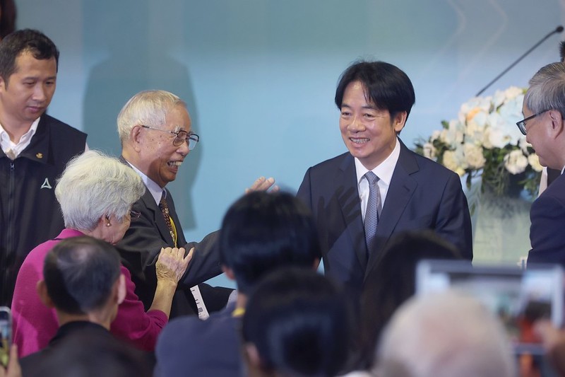 賴總統在桃園機場發表談話,說明此次出訪成果。(圖/中華民國總統府 提供)