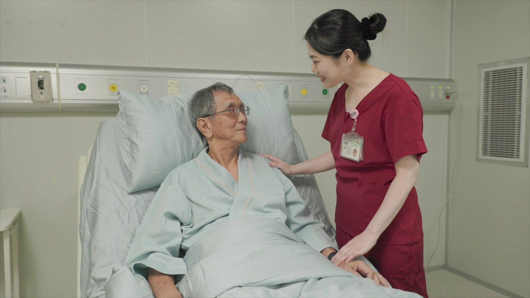 「科技之外,我們還在」成大醫院微電影傳達「護理師」獨特價值