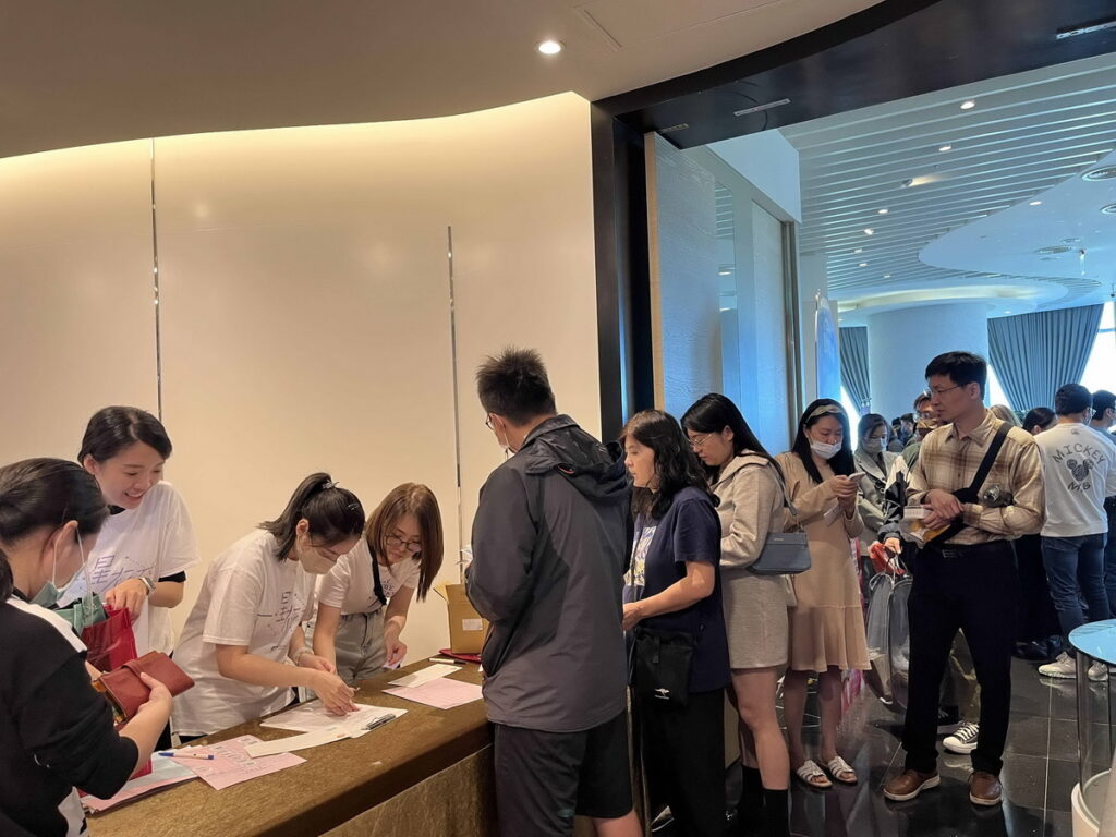 大江員工全體動員做公益