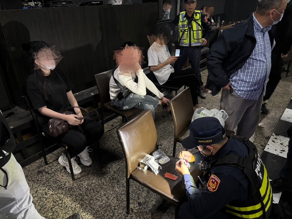 掃蕩舞㕔 失聯移工躲廁所被揪出還查獲依托咪酯 246 cnews204241208a01
