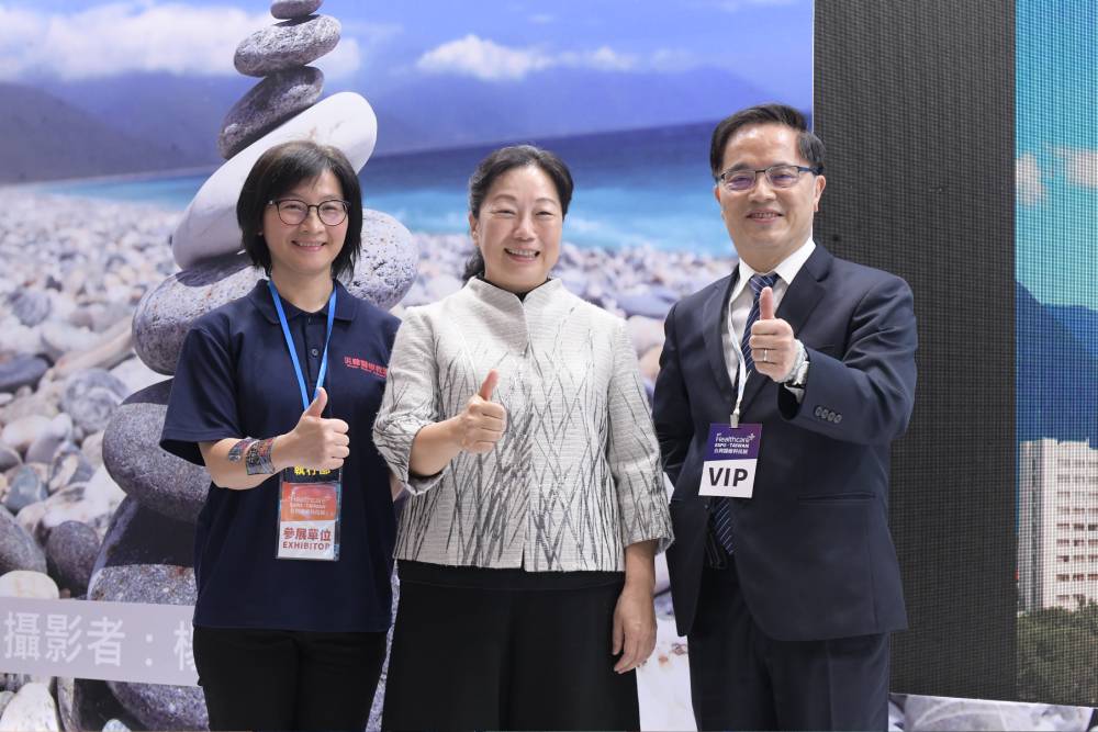 花蓮災難醫療隊攜手慈濟首創數位升級 徐榛蔚打造智慧救災新標竿 250 花蓮災難醫療隊攜手慈濟首創數位升級 徐榛蔚打造智慧救災新標竿 249