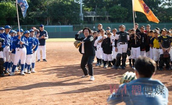 (有影片)/台鋼雄鷹棒球訓練營熱鬧登場 96位少棒新秀齊聚一堂
