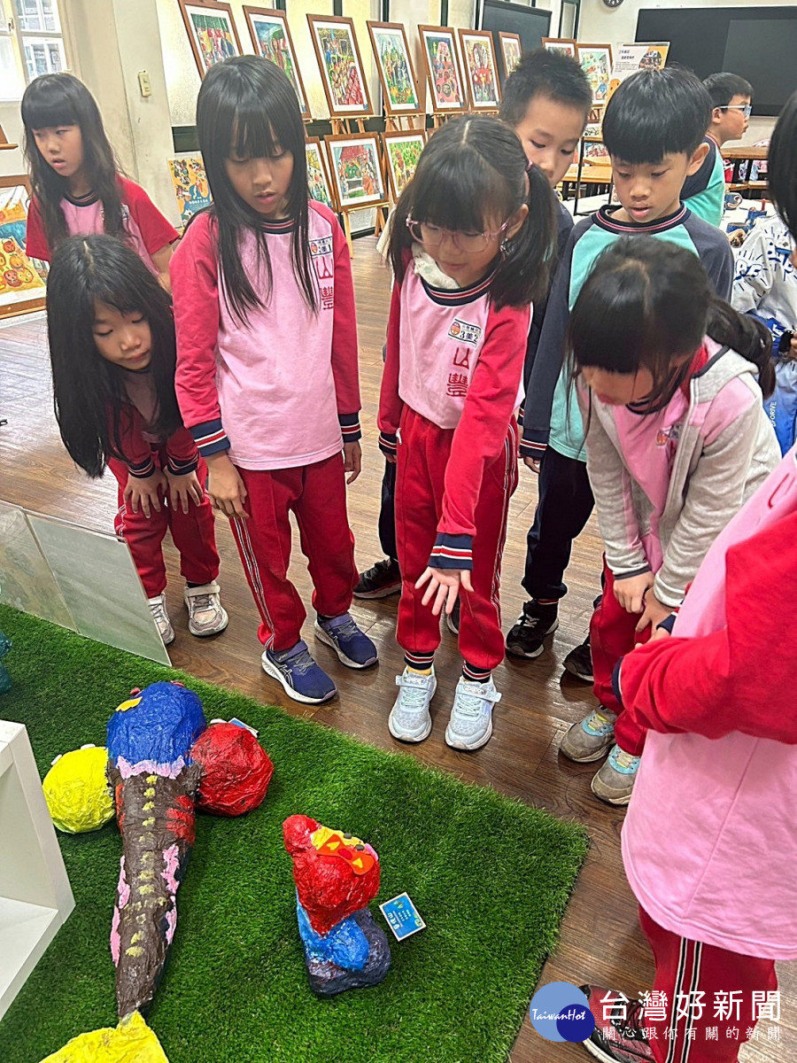 山豐校內美展「藝憶山」展現學生創作巧思