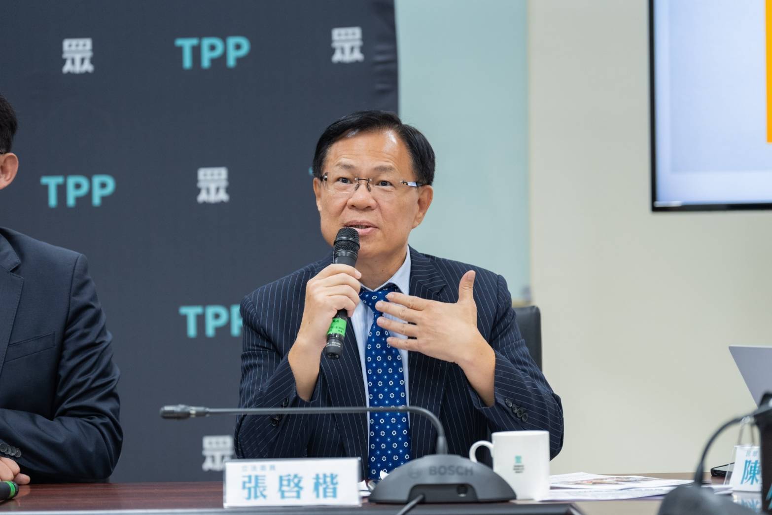 民進黨團談南韓戒嚴風波未停 張啓楷要賴清德道歉 240 民進黨團談南韓戒嚴風波未停 張啓楷要賴清德道歉 239