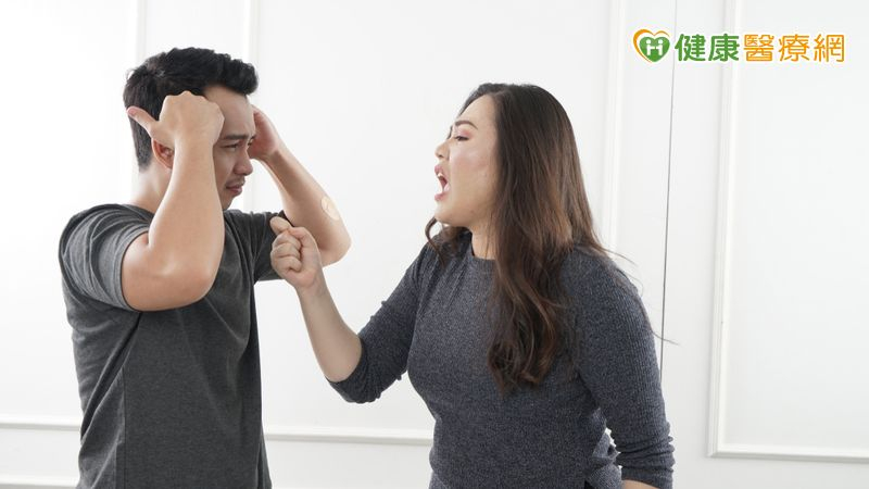 罵人成潑婦!越吵越大聲 她不知罹「耳硬化症」