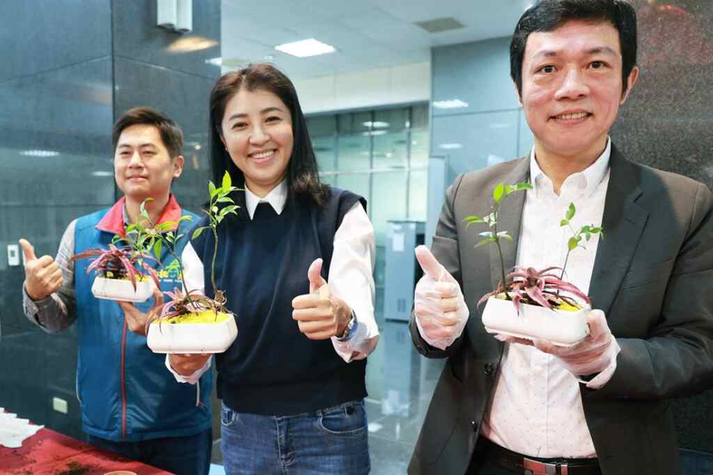 ▲為推廣南投青農特產品及台灣優質豬肉，「南投豬豬嘉年華」將於12月20日至21日在農產運銷公司南投豬事文化園區登場，南投縣長許淑華歡迎大家參加。（記者張玉泰攝）