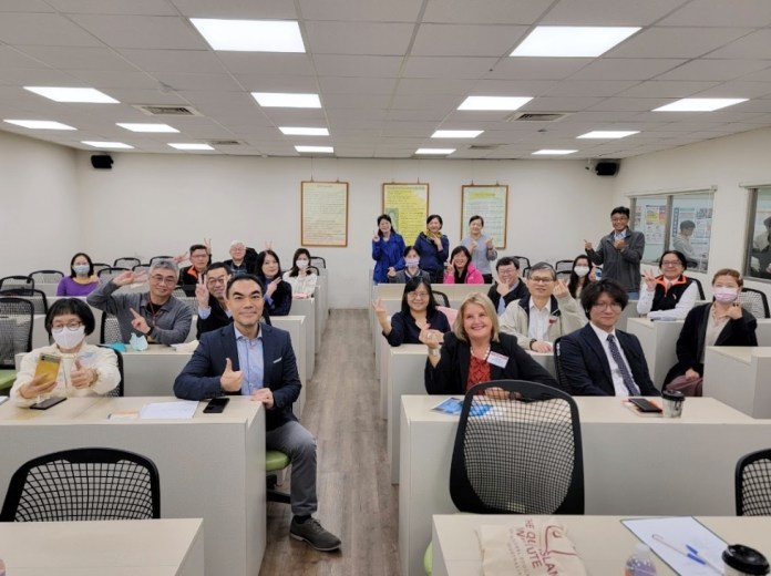 龍華科大攜手澳洲昆士蘭語言機構 共探AI時代雙語教學新契機 79 龍華科大與澳洲昆士蘭語言機構分享英語教與學 3 0