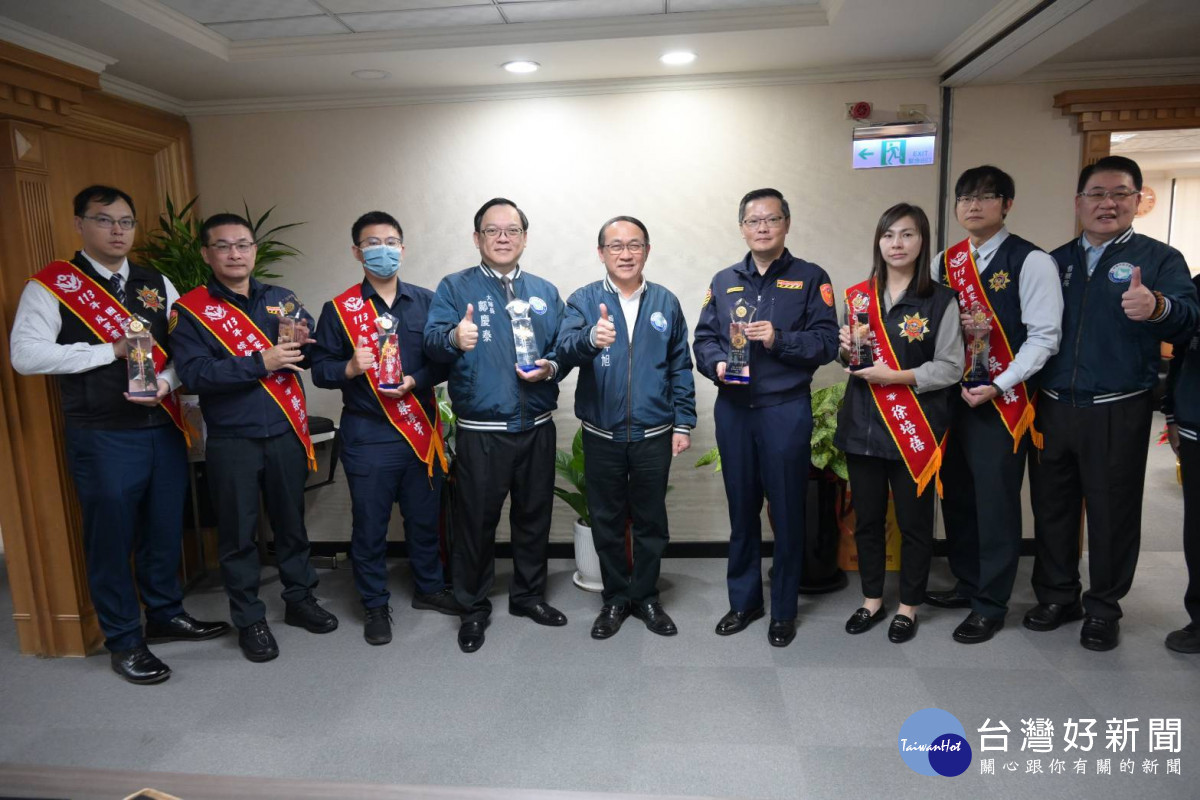 桃警團隊由局長吳坤旭率同獲獎同仁,赴內政部警政署參加頒獎典禮接受表揚。