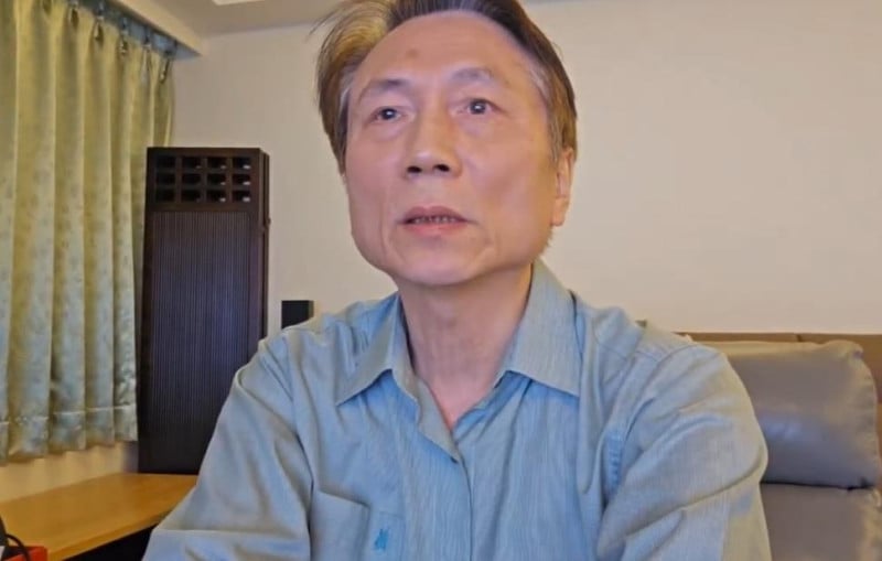 國民黨桃園市議員詹江村10日深夜直播,回應八炯「中國統戰紀錄片」下集預告片提到他一事。翻攝 詹江村YT頻道
