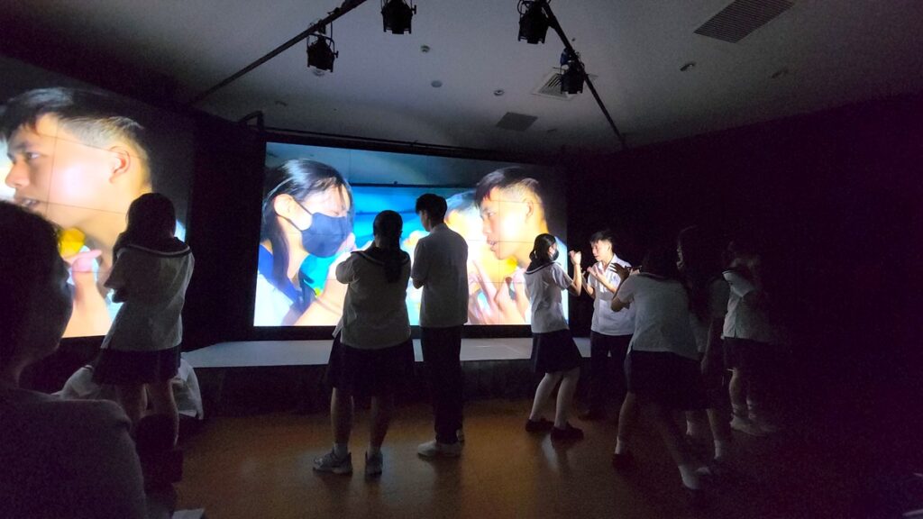 台中家商學生以「身體視界」為主題,分享學習成果演出,展現了相當的創意。(圖/陳惠玲攝影)