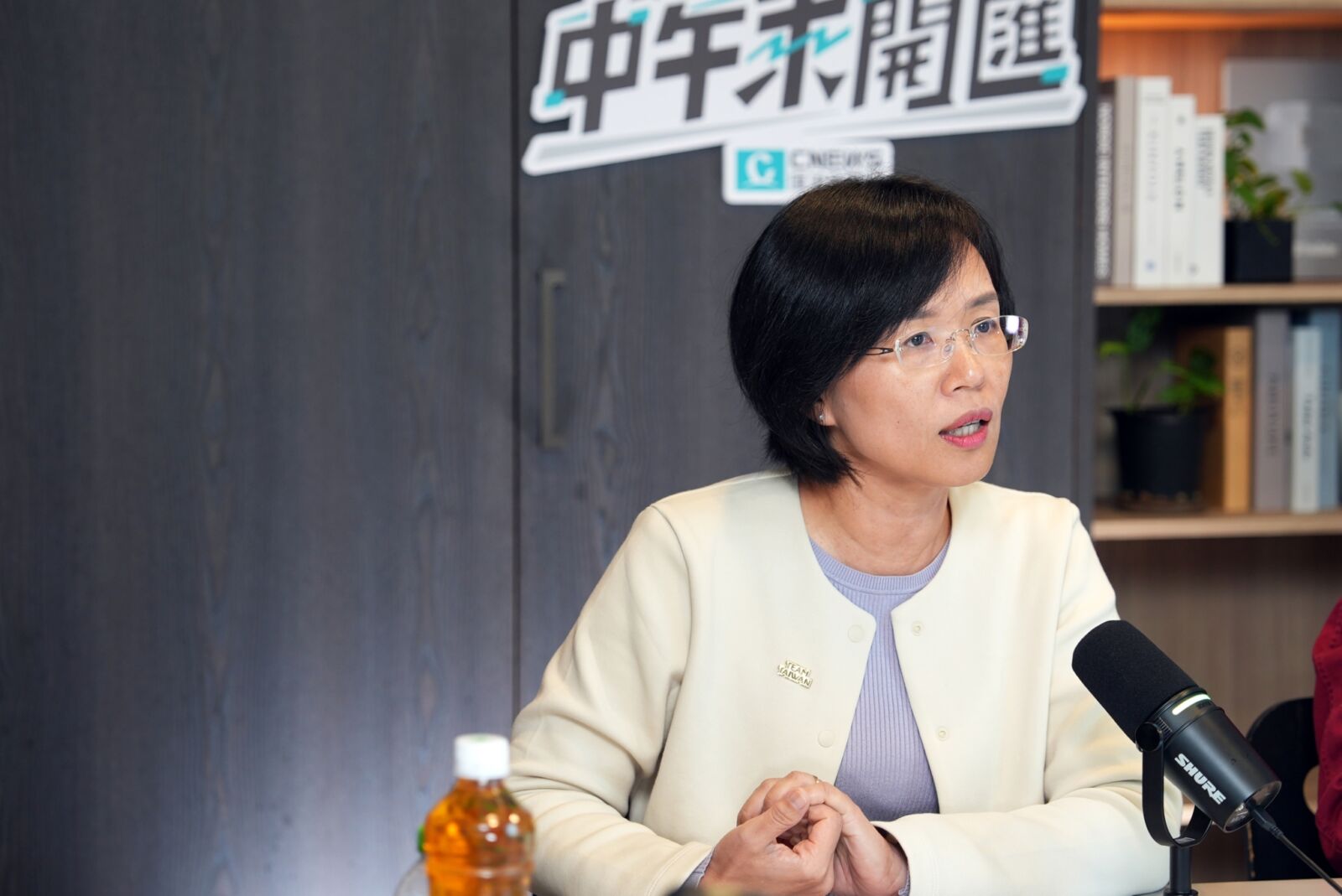 中午來開匯／蘇巧慧談南韓戒嚴小編發文爭議　民進黨團承認疏失承諾檢討改進 197