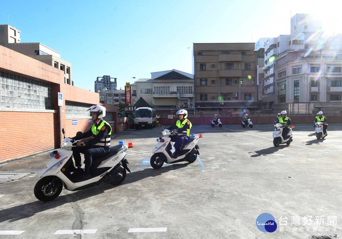 彰化編列3,340萬汰換24輛警用汽車以及121輛警用機車警車,提升維護治安效能。圖/彰化縣政府提供