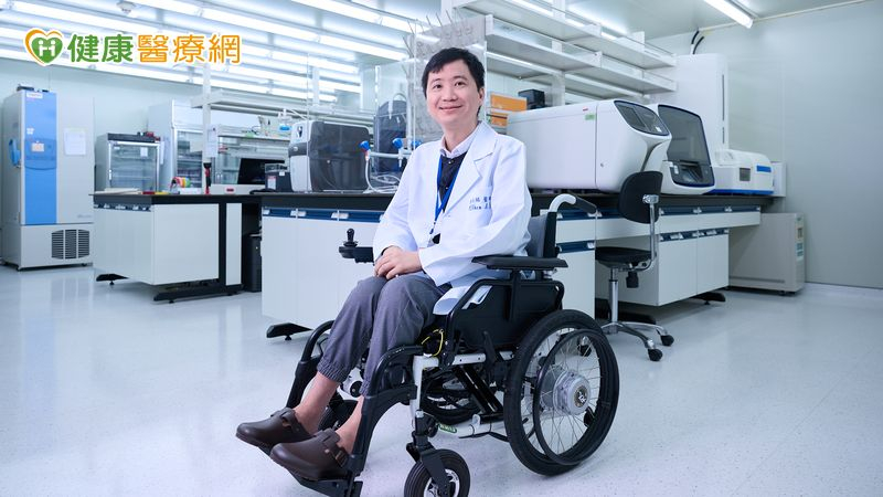 罕病鬥士陳燕麟醫師獲首屆罕見疾病貢獻獎! 籲SMA病友不要放棄