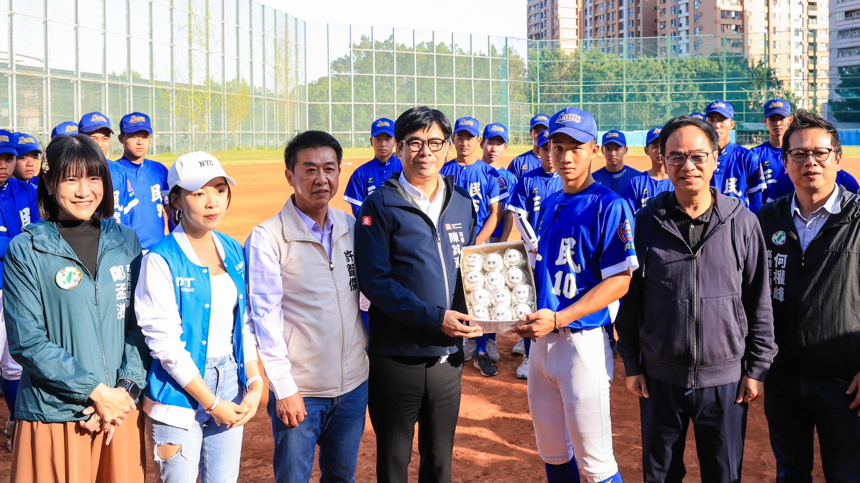 陳其邁揮棒助陣　明年三級棒球預算加碼至4,500萬
