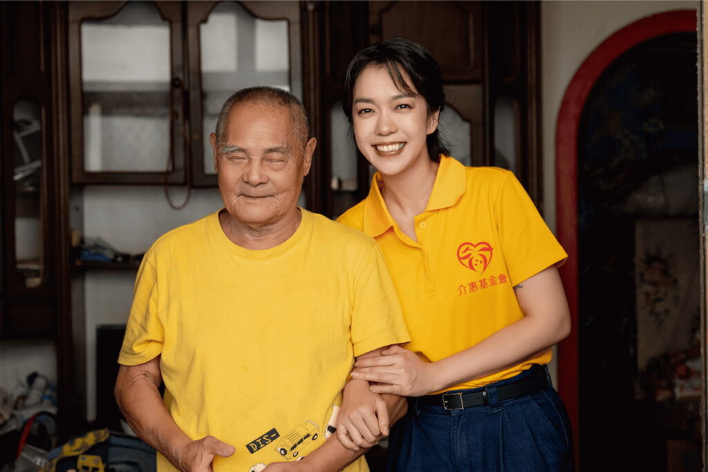 介惠基金會傳愛大使李霈瑜(大霈)探訪彰化偏鄉,邀請大家一起愛心接力。