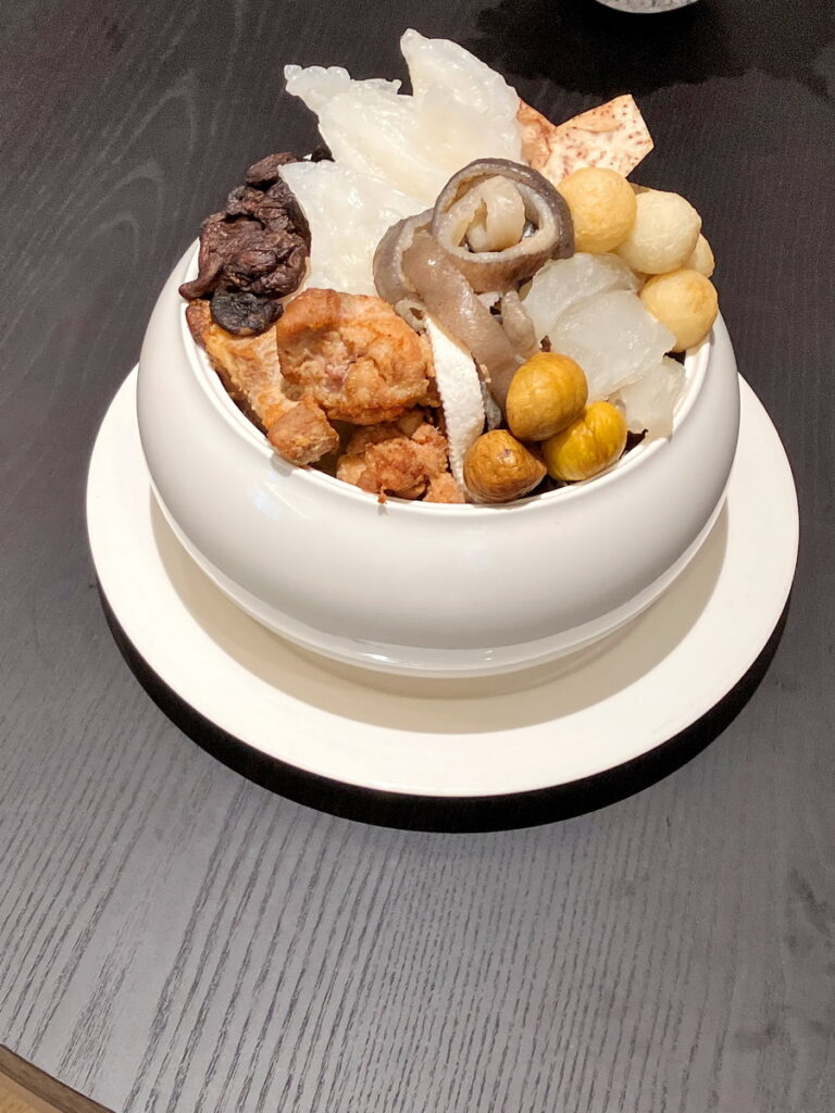 養顏活血具高蛋白質的花膠極品佛跳牆
