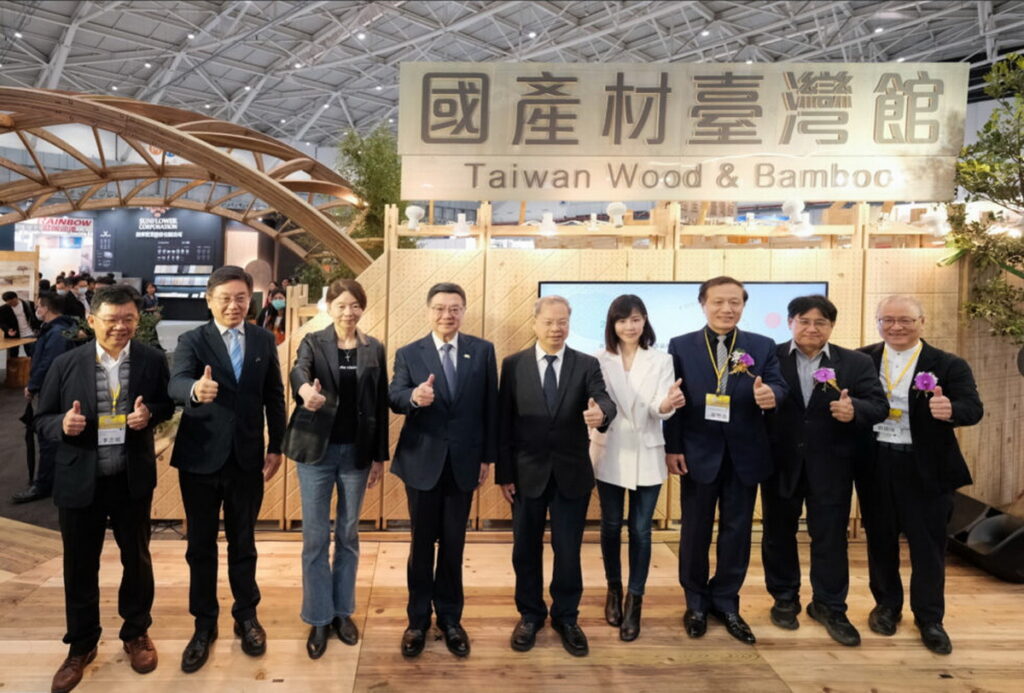 與會貴賓大合影。
