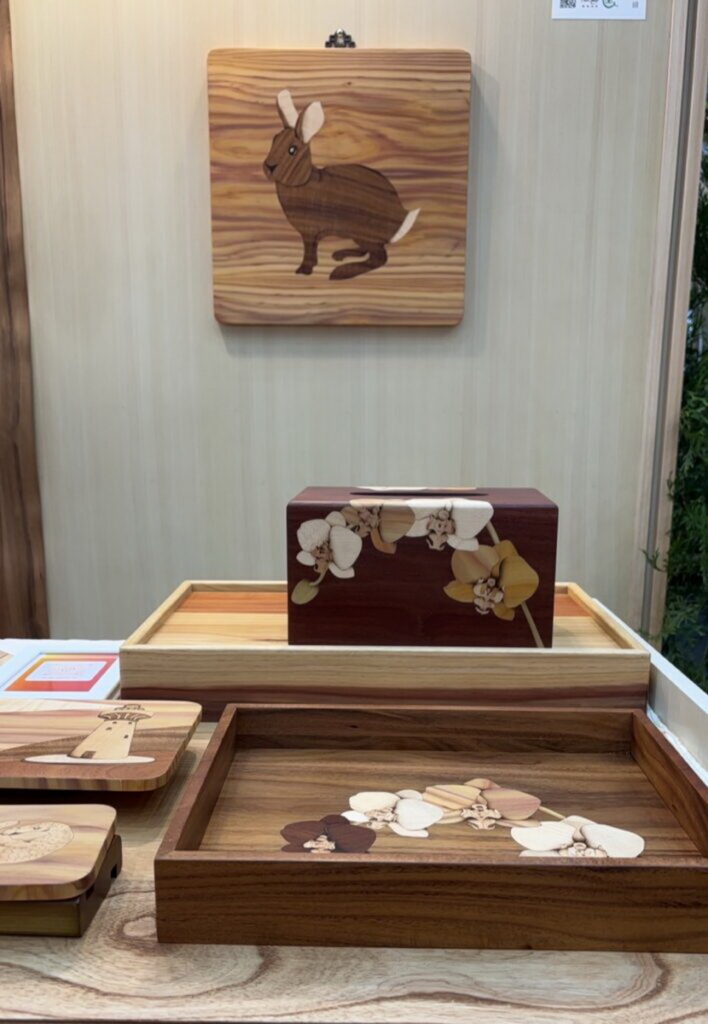 木藝品。