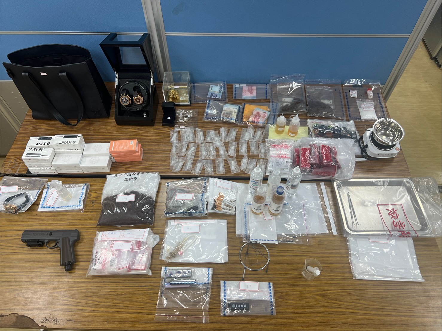 不明墜樓案外案　遺體相驗有貓膩破黑幫製毒工廠 227