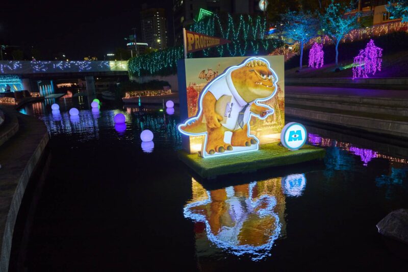 圖文:台中耶誕來電幸福發電廠燈光秀 首度登場 欒治誼:今年耶誕台中最甜。