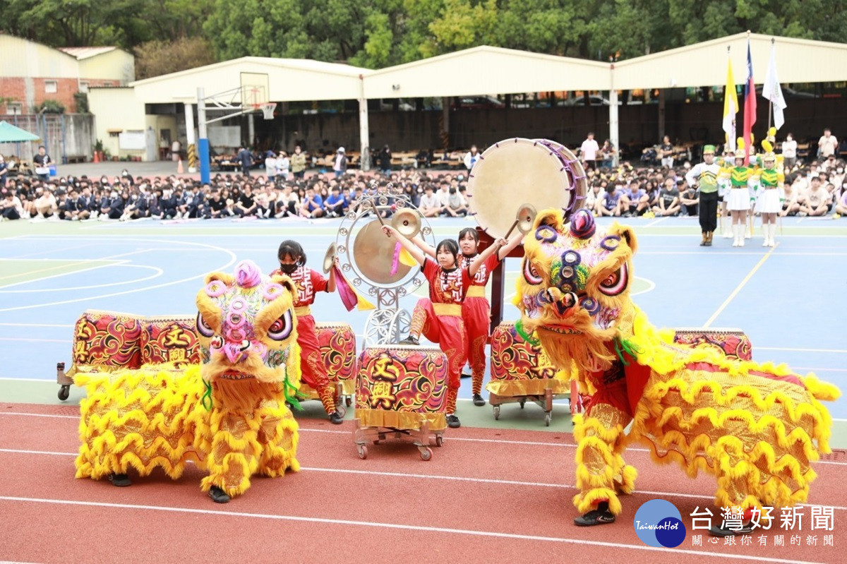 文興高中55周年最佳的賀禮 多功能運動場暨跑道正式啟用