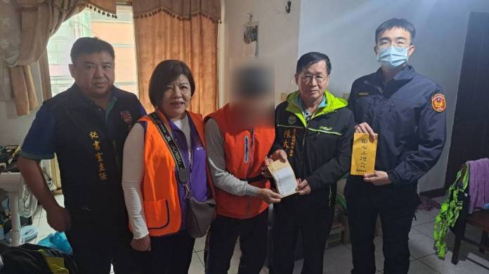 低收男無力處理母親後事 蘆竹警攜手善心人士伸援 62 548092