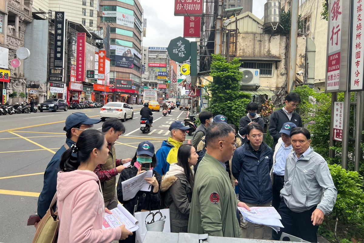 桃園市政府捷工局長劉慶豐率團隊進行捷運棕線BR08站現勘。<br /><br />