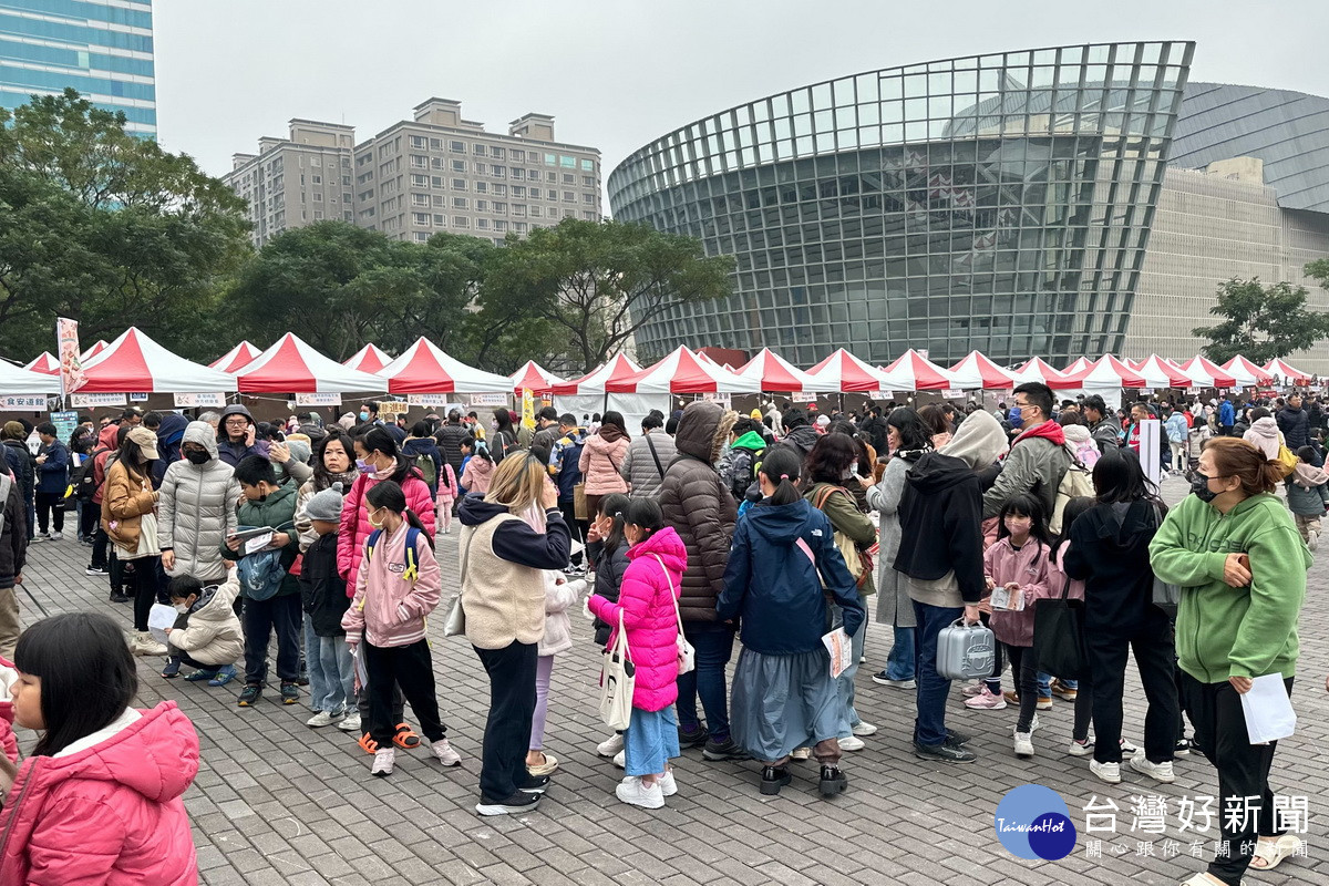 「2024桃食安心.健康永續嘉年華暨食農聖誕市集」日假桃園藝文廣場盛大登場。<br /><br />
