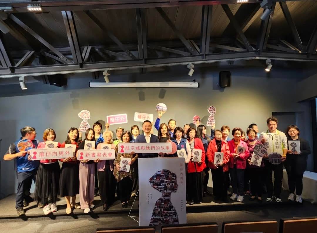 為航空城留下歷史脈絡 蘇俊賓手繪臉譜感謝女力傳承大園故事 226 為航空城留下歷史脈絡 蘇俊賓手繪臉譜感謝女力傳承大園故事 225