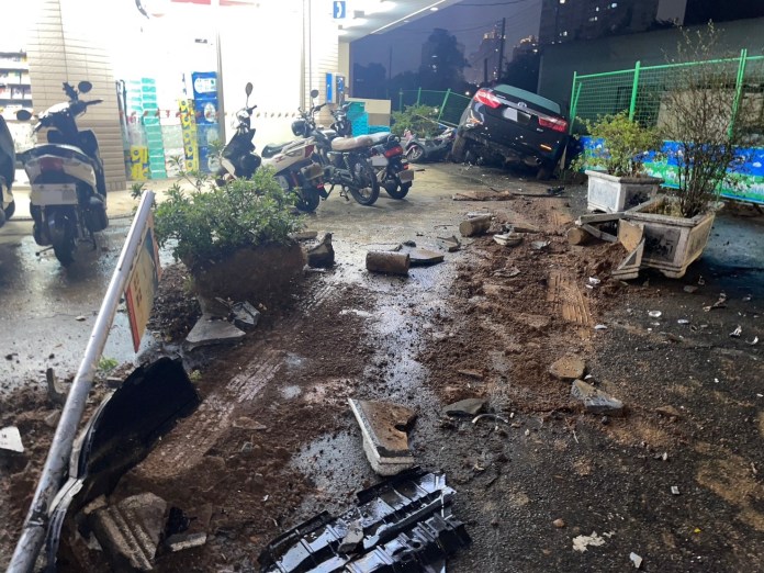 中壢女駕駛突加速左轉釀禍 5車遭波及現場慘況曝 57 234