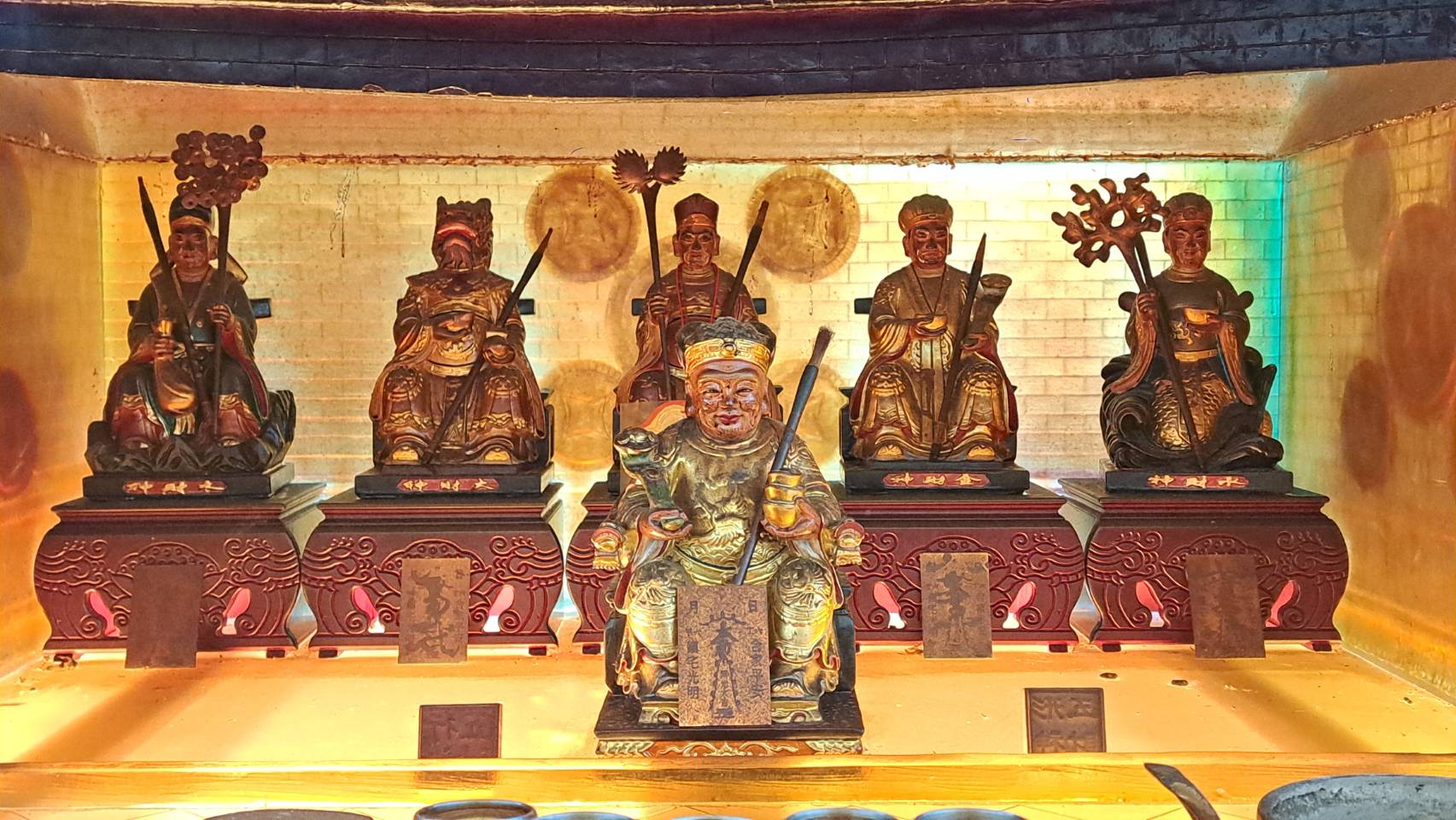 鑽金宮的五行財神,是金、木、水、火、土五行本命神。