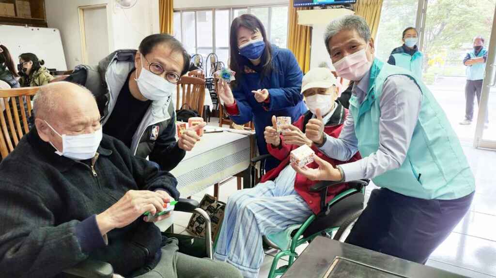 ▲彰化榮家家主任蘇再勝表示，此次家屬座談會透過知識宣導、趣味競賽與互動交流，不僅增進了家屬與長輩間的情感，也展現了榮家用心經營的成果。（記者林明佑翻攝）