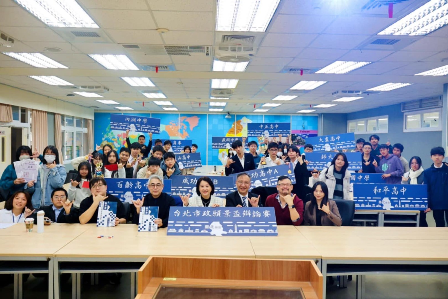 辯論舞台育英才! 王鴻薇:以「死刑存廢」啟發青年公共思辨 198 辯論舞台育英才! 王鴻薇:以「死刑存廢」啟發青年公共思辨 197