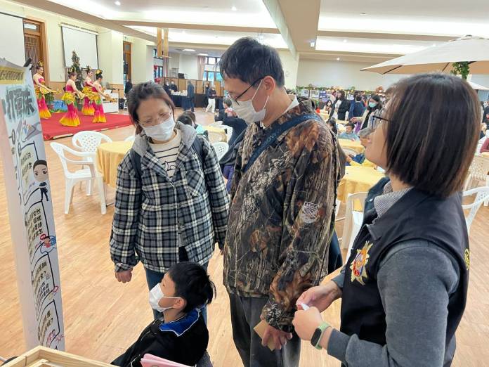 八德警前進慈濟靜思堂歲末祝福活動 提升民眾反詐、識毒觀念 60 711363 0