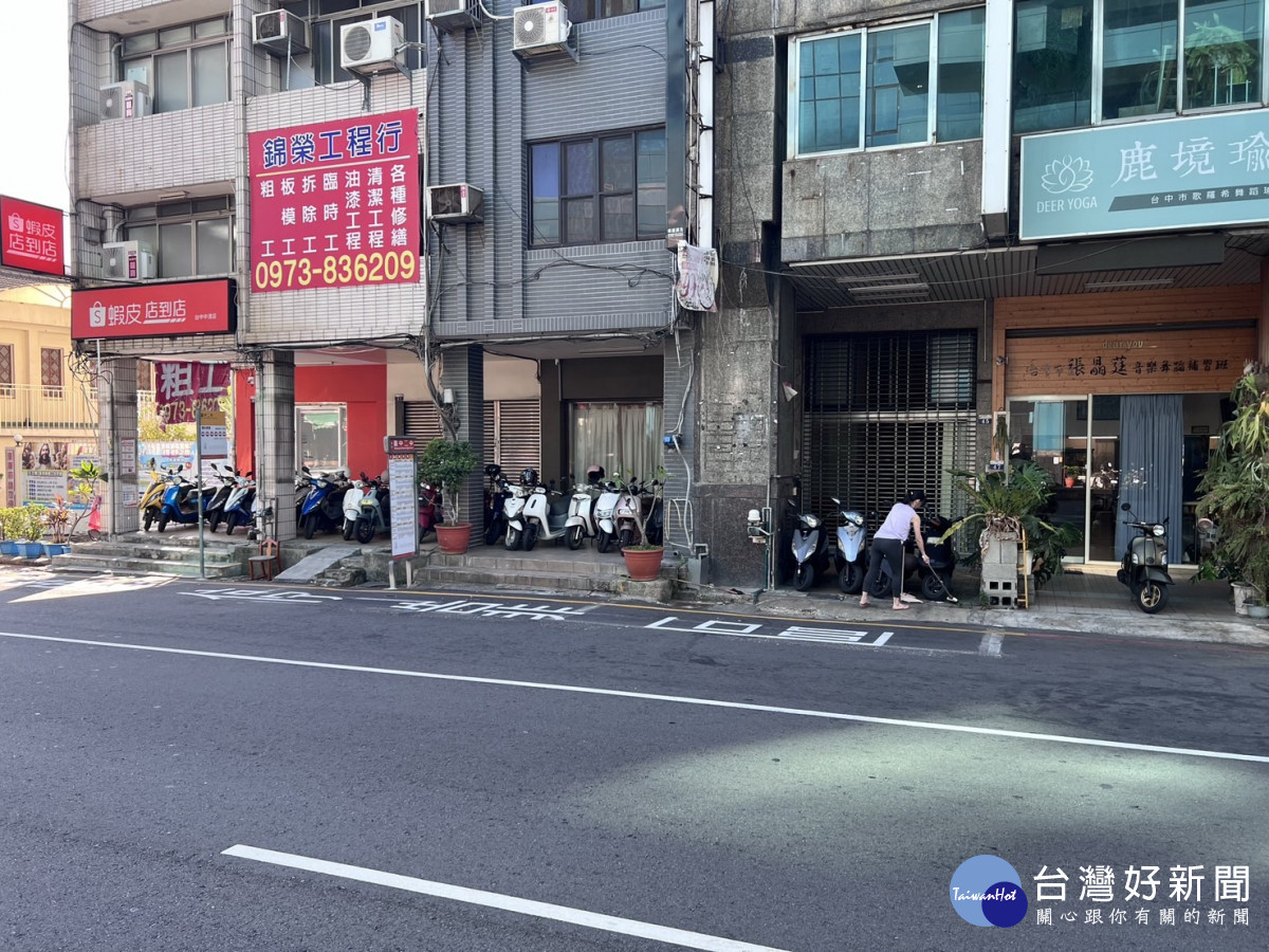 除標誌標線外,市府也調整公車停靠區位置,各項設施綜整盤點提升路口安全與效率