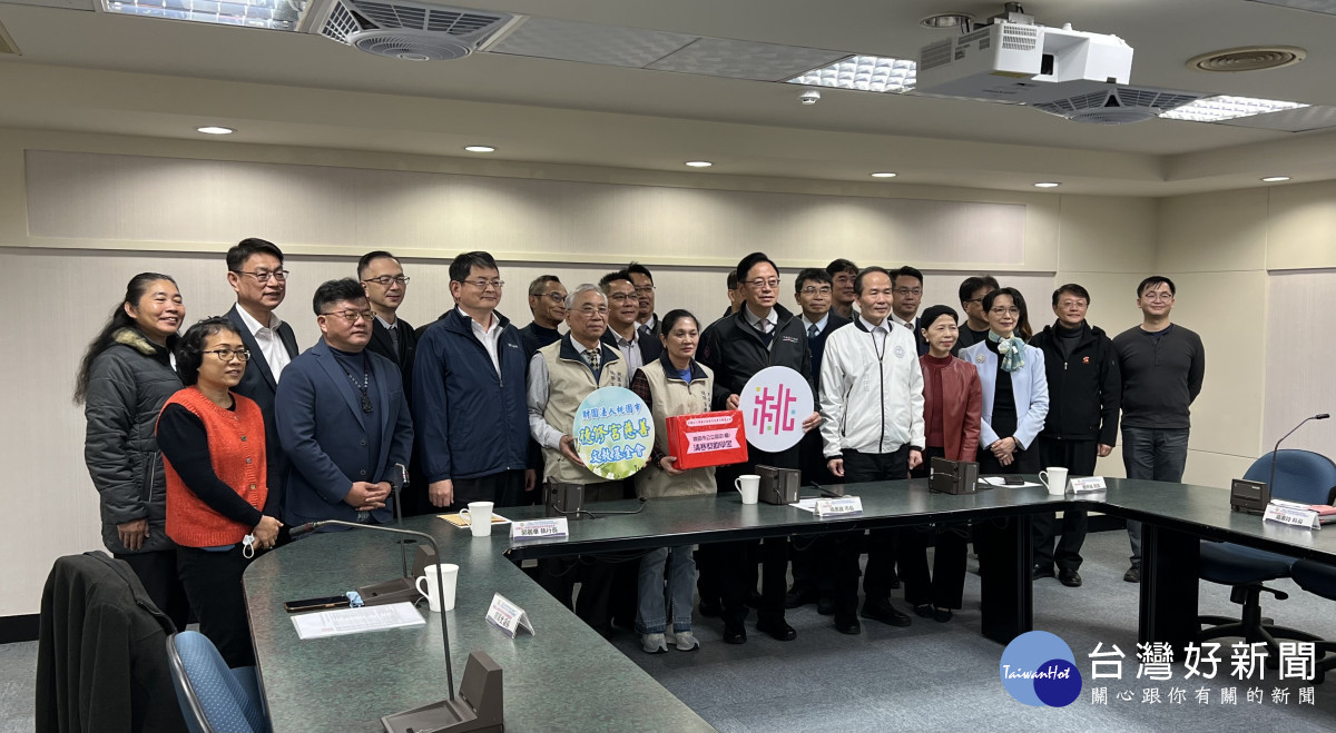 頒發113年德修宮慈善文教基金會清寒獎助學金 減輕學子的學習負擔